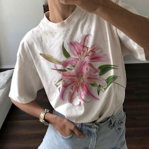 Comfort Colors® Lilly Flower Graphic Tee Shirt Botanical Vintage Top Wildflower T-shirt Cottagecore TShirt