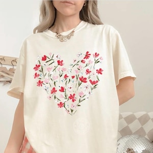 Comfort Colors® Pressed Flowers Shirt, Spring Flower Shirt, Floral Heart Tee Cottagecore Tshirt Botanical Floral Tee Wildflowers Graphic Tee